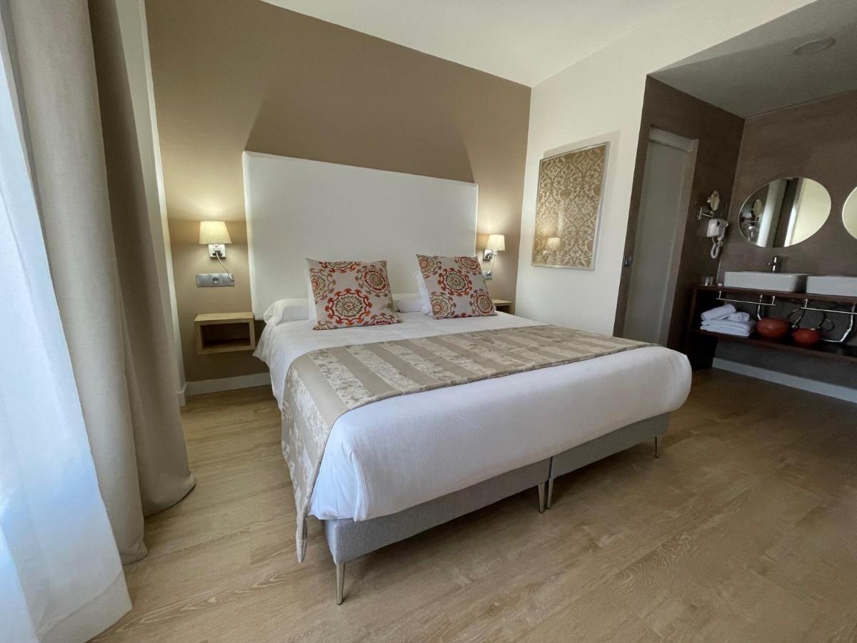Anoreta Suites Ринкон-де-ла-Викториа Экстерьер фото